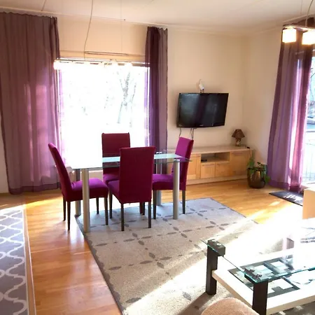 Fabulous Location Apartment *